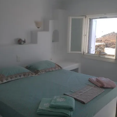 Mike's Place Mykonos Town